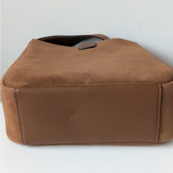 Elegant Brown Suede Shoulder Bag - Picture 3 of 5